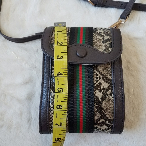 Sondra Roberts Squared Snake Print Small Crossbody - Picture 3 of 10